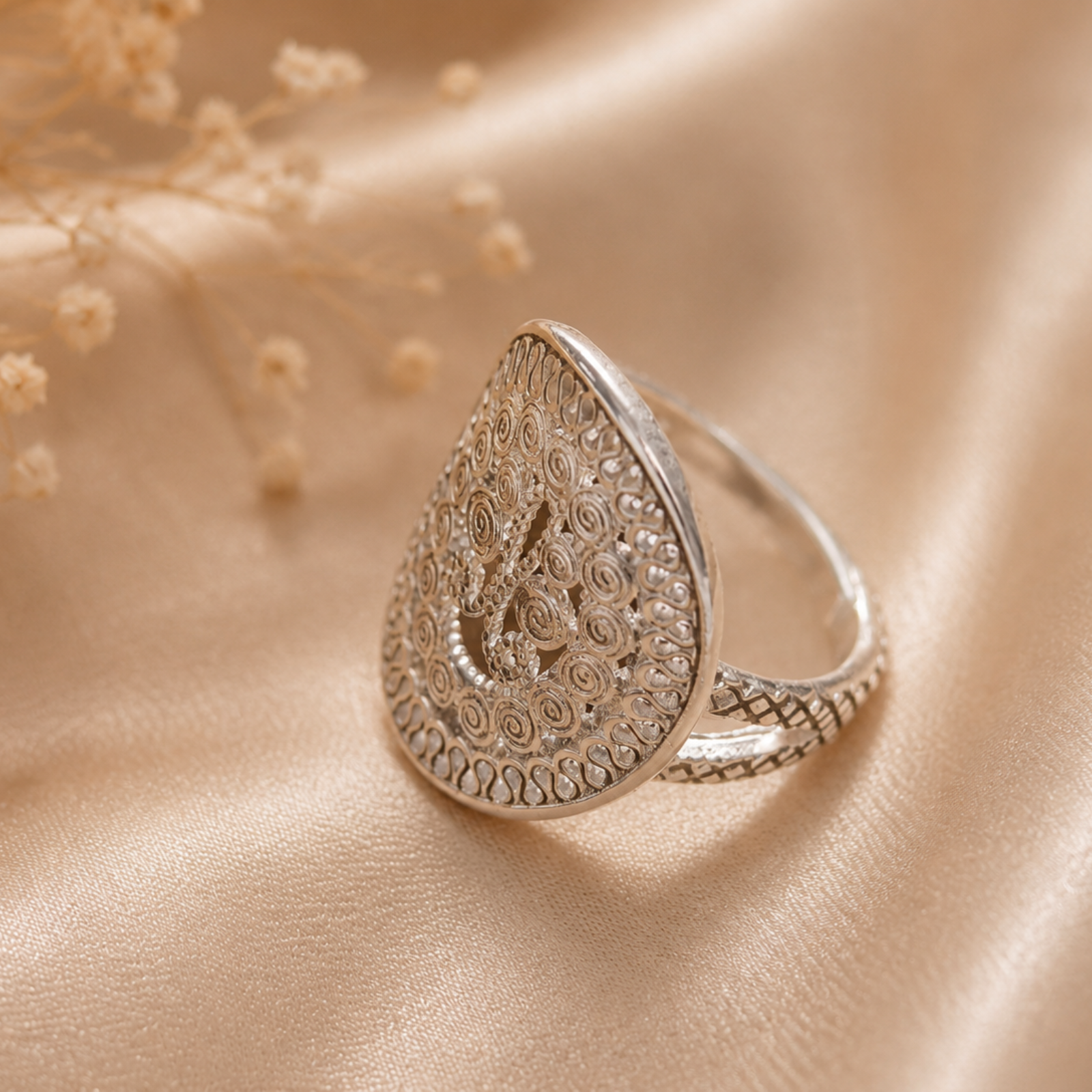 925 Vintage Style Filigree Ring - Image 2