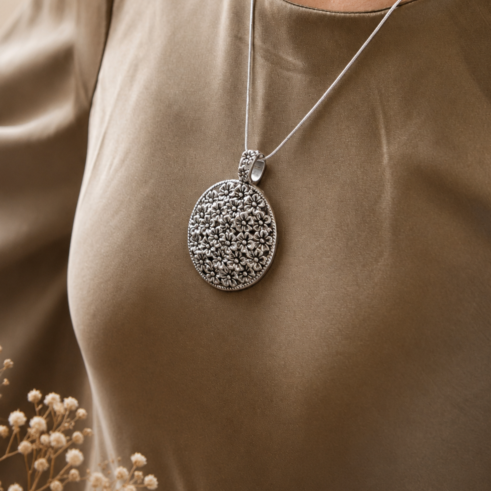 Floral Pendant Necklace - Image 3