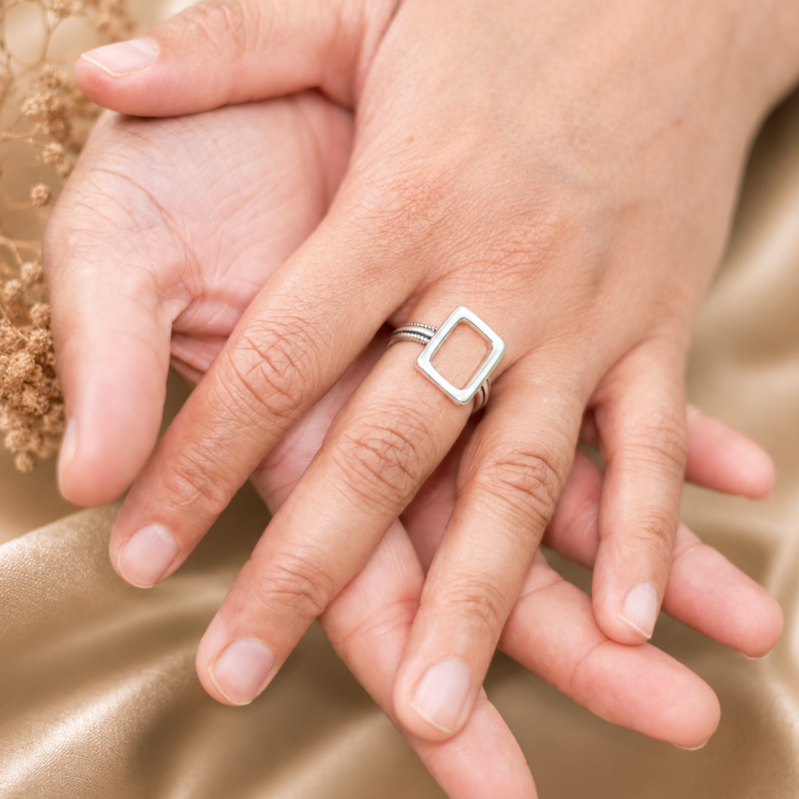 Modern Square Ring - Image 2